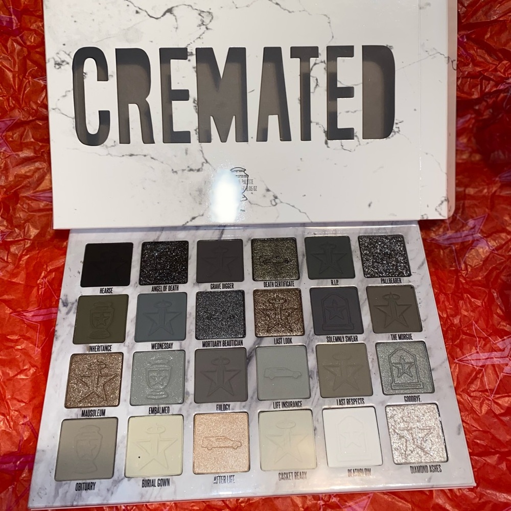 Jeffree Star Cremated palette
